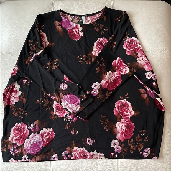 Dear Scarlett Tops - Dear Scarlett Wrinkle Free Bulgari Floral - Size XL